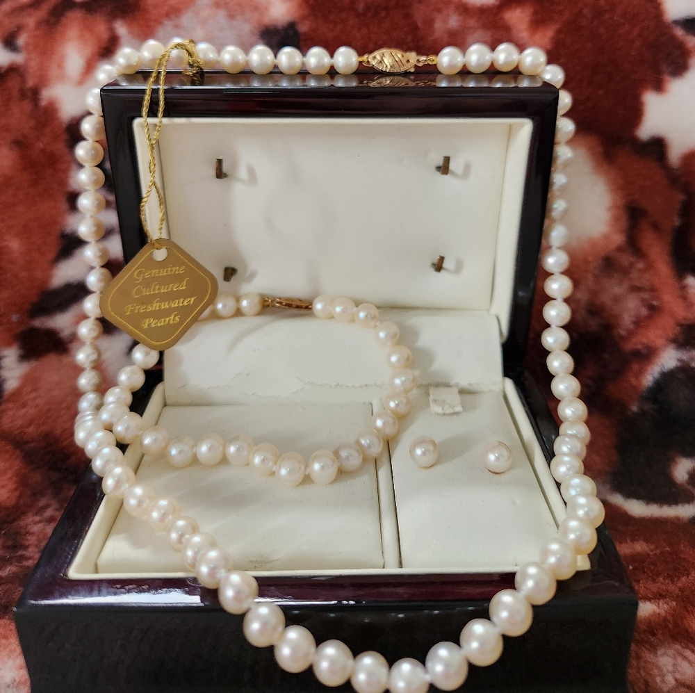 14K Fresh Cultured Pearl Set